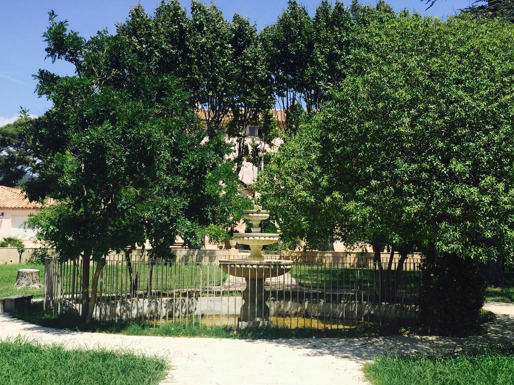 Le Chateau Des Anglades Йер Экстерьер фото